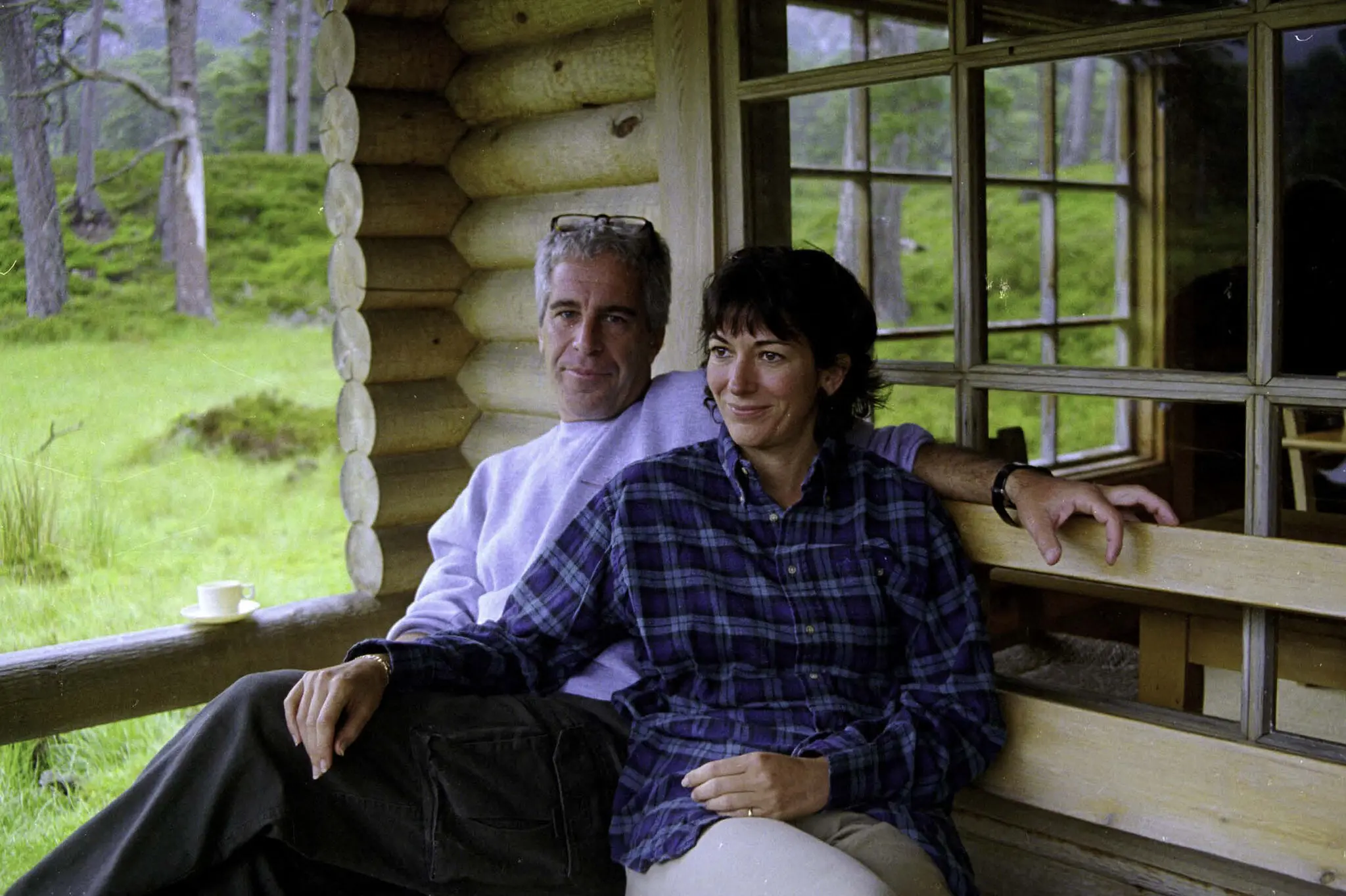 Cinco destaques da entrevista de Ghislaine Maxwell sobre Jeffrey Epstein