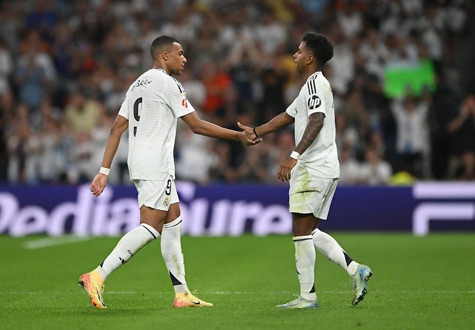 Real Madrid monitora Rodri, segura jovens talentos e recebe investida da Premier League por Rodrygo